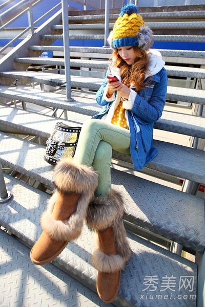 春节亲戚们如何穿外套和裤子是最令人愉快的事情。