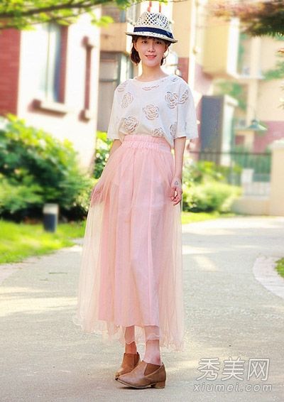 半身裙适合五月的照片。