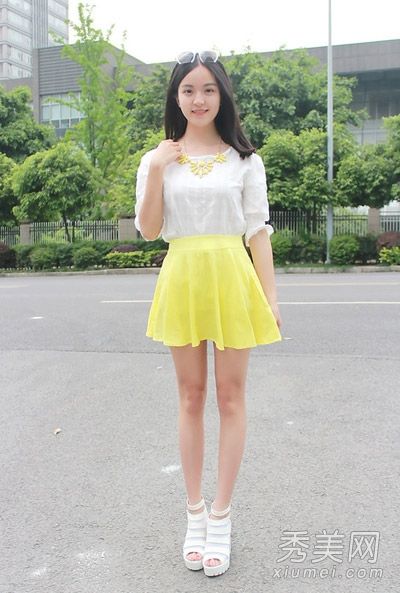 雪纺衬衫配短裙甜美的连衣裙非常迷人
