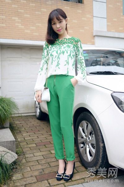 懒惰的女孩必须有西装购物或伟大的工作美女