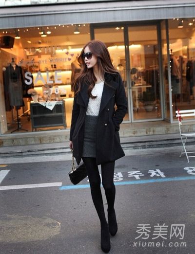 早春穿外套+马裤或紧身裤看起来更苗条。