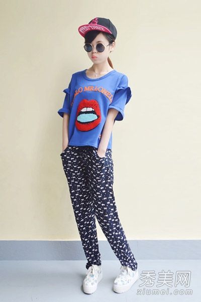 t恤配哈兰裤简约休闲风格