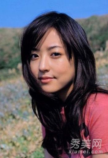 根据脸型,选择发型,15颗星,瘦脸和发型,一个接一个地看。