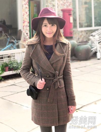 肩宽女搭配技巧翻领外套连裤袜显小