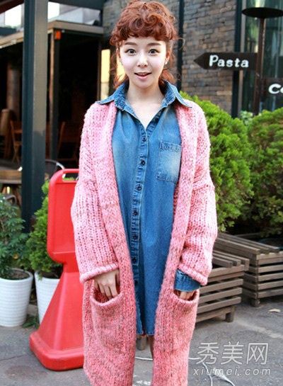 毛衣外套+衬衫或背心穿起来迷人俏皮的味道