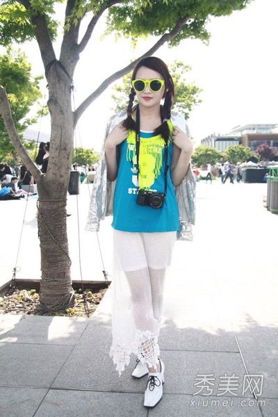 热身草莓音乐节和大咖啡馆学习摇滚