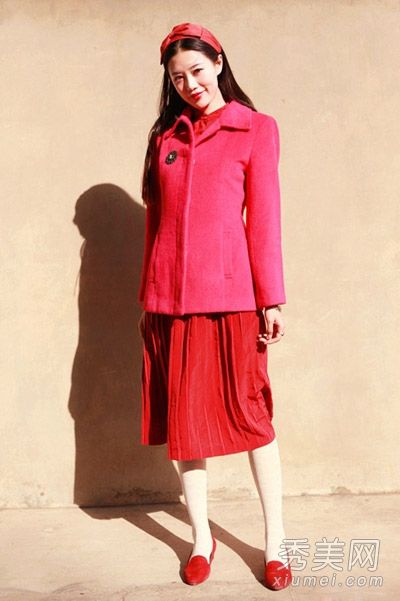 羊毛外套配裙子，复古的社交风格，超级漂亮