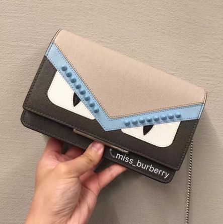 小怪物手提包是什么牌子的?这个小怪物手提包多少钱?