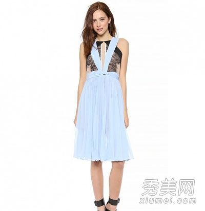 夏季必备漂亮裙子蕾丝透视印花很多