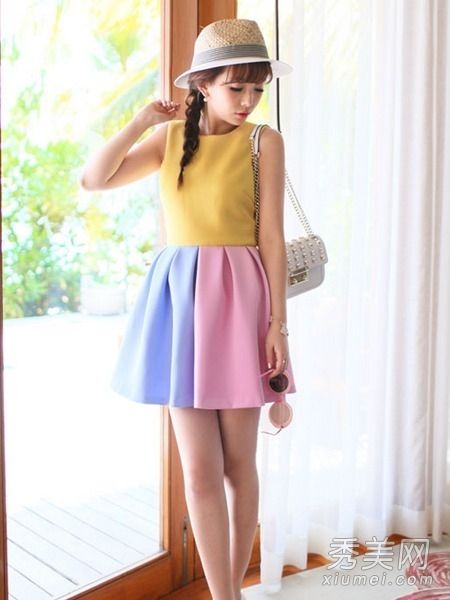 夏装风格对比裙子充满乐趣
