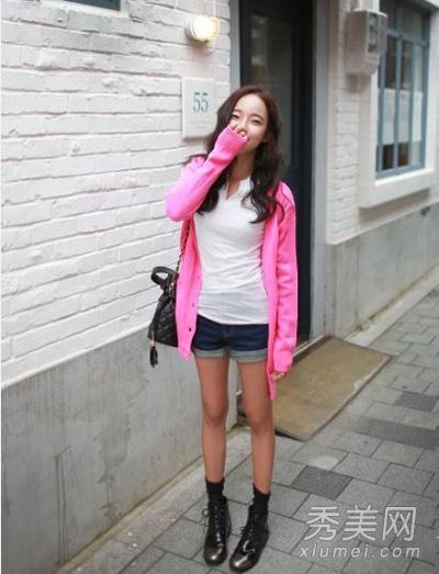 早春毛衣针织开衫，搭配俏皮漂亮的连衣裙