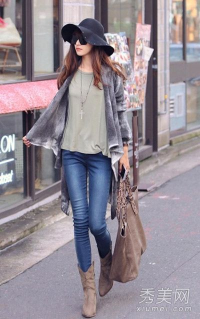 春季外套搭配牛仔裤既简单又漂亮。