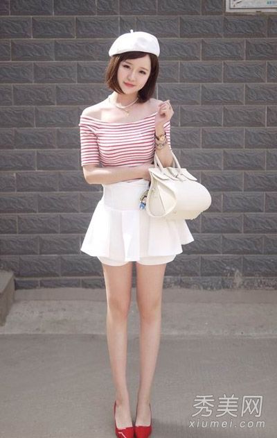 一字领夹克时尚搭配小露肩更迷人