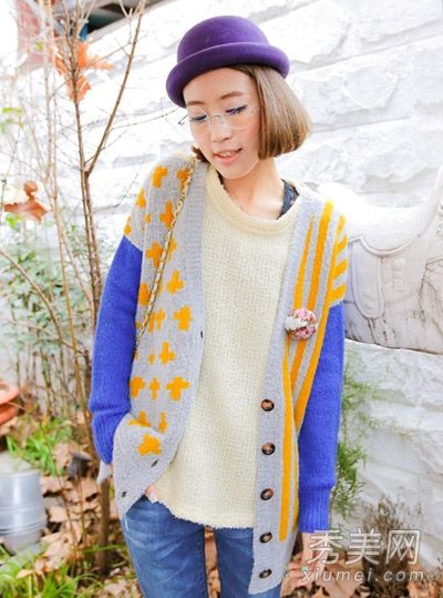 毛衣外套配长裤，修身保暖