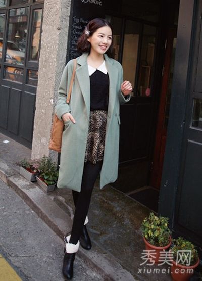 春天最实用的减肥方法是把夹克和紧身裤搭配起来。