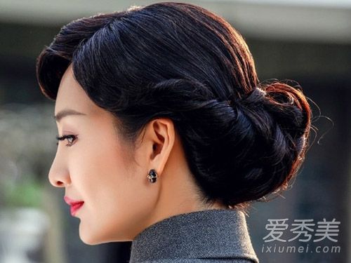 看了这么多民国电视剧,波浪卷发真美。