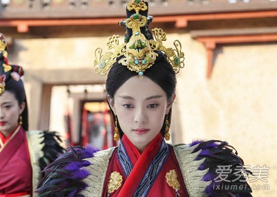 《米月传奇》中孙俪高袭古装发式刘涛