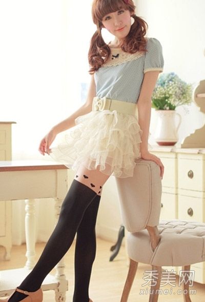 高筒袜+短裙或短裤日式甜美连衣裙