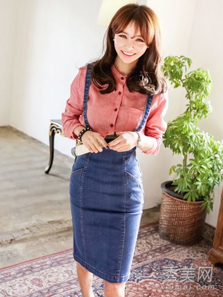 修身款式背心裙子甜美防老好帮手