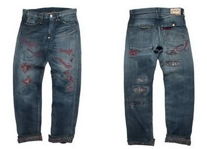 哪个国家的品牌是李维斯的?李维的成绩是多少