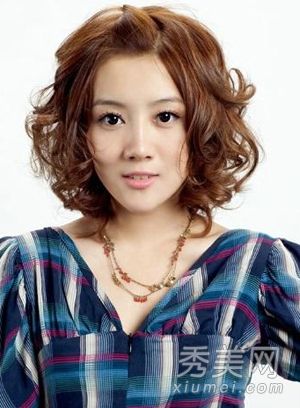 2012年最新短发卷发发型图片新年从头开始美丽