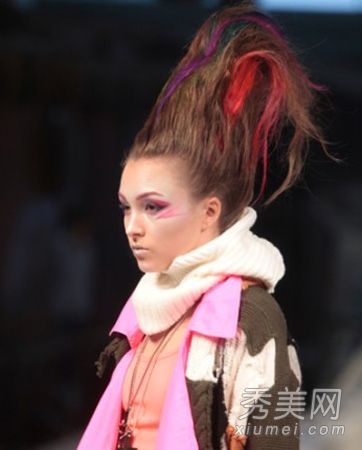 超模演绎2012流行风格简约风格最引人注目