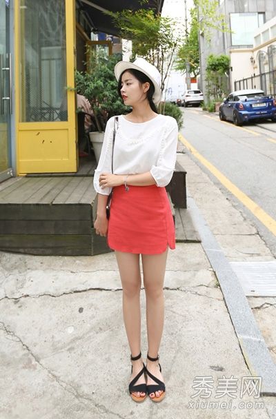 8件清爽的白色上衣，带来视觉凉爽和舒适的旅行体验