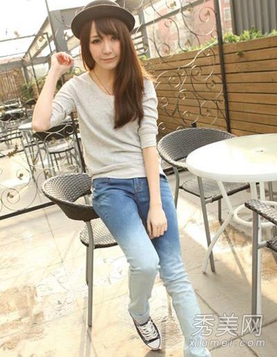 如何以8种时尚和帅气酷的方式穿牛仔裤