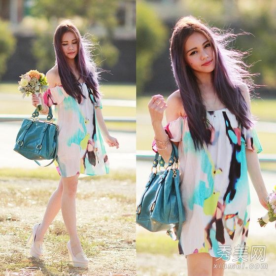 短裙+高跟鞋小甜美展现高挑身材