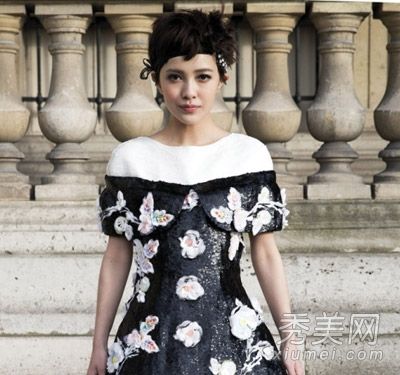 郭采洁、白白鹤、王用刘海引领文学青春