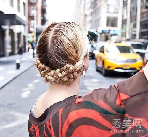 红地毯常客DIY明星爱挤奶工人的头发