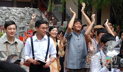 评《我最好的狼王》主演的《裸妆》