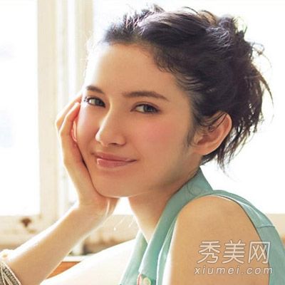 如何系上一张大脸,剪一个漂亮的发型+马尾假期来一次美丽的旅行