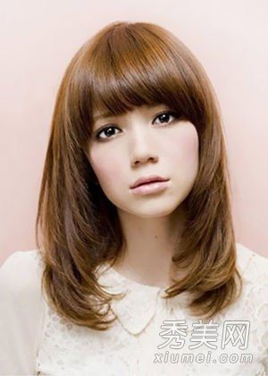 6中长直发是桃花纯天然的发型