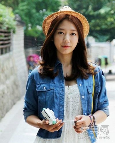 朴信惠发型图片清新可爱，显示出淑女气质