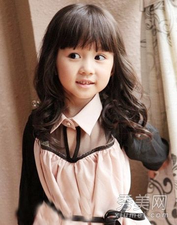 可爱版的《胡一菲吴廖廖》大受欢迎,长着大眼睛和长头发的网友对此大加赞赏。