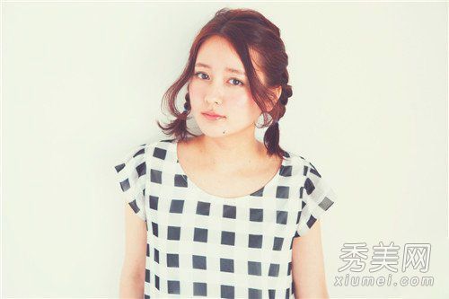 DIY发辫+侧发带，挽救早期头发紊乱