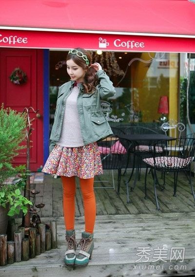 当穿8种搭配时，矮女孩在春天看起来有多高
