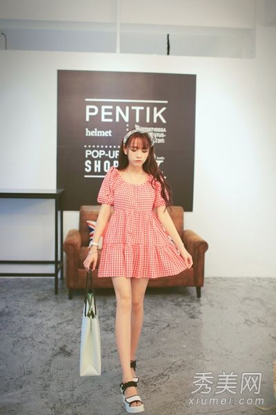 没有讨论8个可爱的娃娃服装的建议,以减少年龄和崇拜。