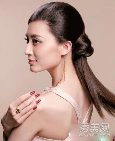 你怎么扎直发?两个头发打结教程快速改变形状