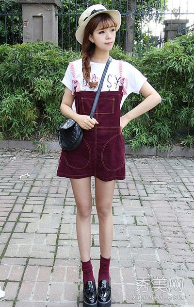 甜美的背带裙，与衰老和变化的学生妹妹相得益彰