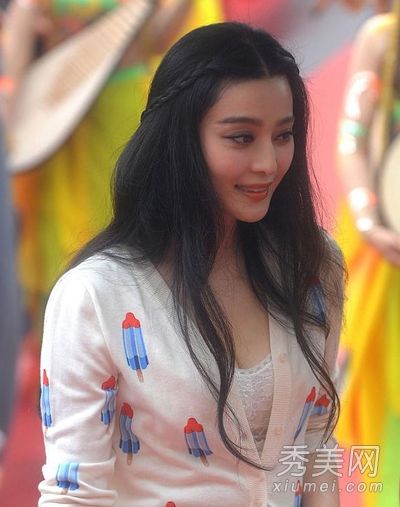 在范冰冰的作品中，公主的辫子是用法国艺术和文学绑起来的