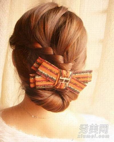 大热天留长发很容易。韩国女士发盘