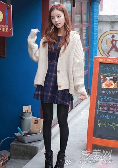 巧妙搭配毛衣外套，穿着甜美迷人