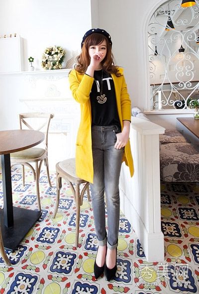 鲜艳的春装是白黄相纸的首选