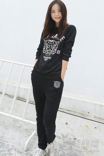 韩国休闲服推荐时尚、活泼和苗条。