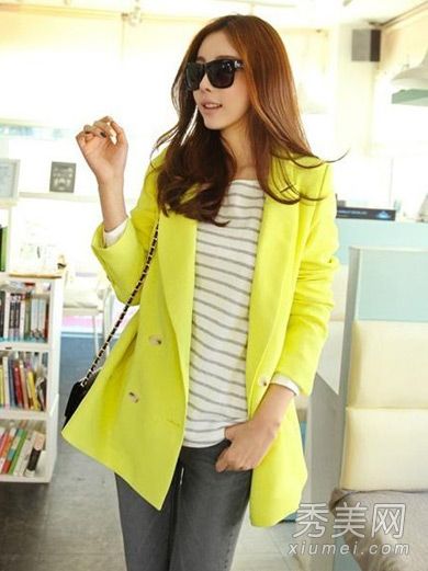 西装外套漂亮、优雅、迷人且最具吸引力