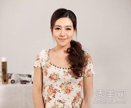 如何梳马尾辫?我会教你如何用手绑星星。