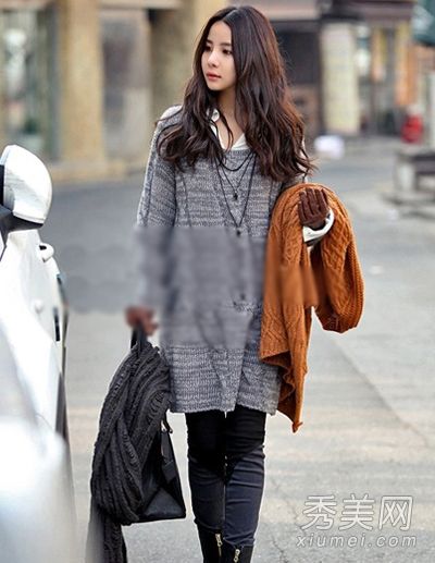 性感、女性化、长卷发和时尚女性都有很强的光环。