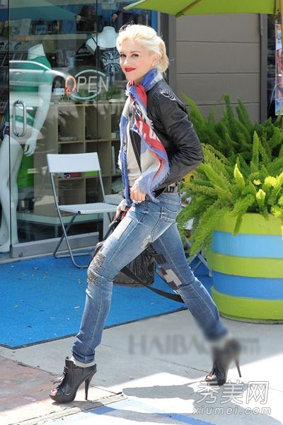 略胖的女裤+高跟鞋和大男人更有大气。